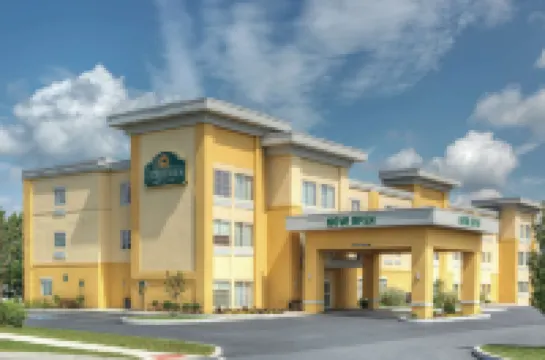 La Quinta Inn & Suites by Wyndham Harrisburg-Hershey Hotel di 