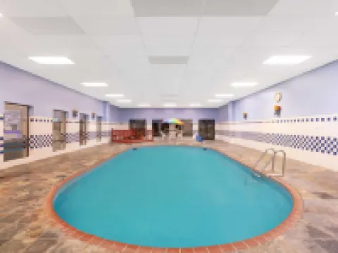 小石城北部-麥凱温德姆速8酒店 北小石城酒店