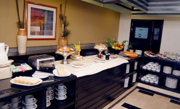 Hotel & Suites PF
