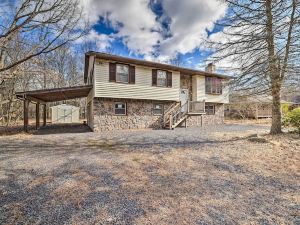 Family-Friendly Albrightsville Home with Game Room!