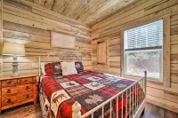 Modern Cabin w/ Fire Pit < 3 Mi to Trails! Hotels in Boyd