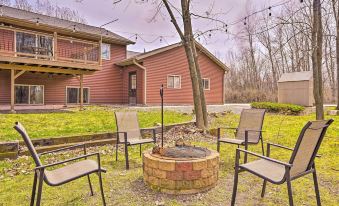 Mosinee Escape w/ Fire Pit - 1 Mi to River! - Housity