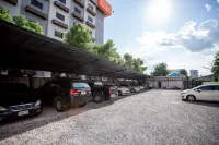 Fun-D 城市景觀酒店 - 停車場