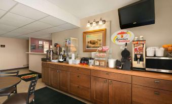 Super 8 by Wyndham Redfield