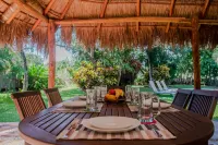 Villa Golf and Beach Holiday Rental Private Pool BBQ Maid Service