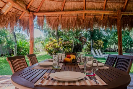 Villa Golf and Beach Holiday Rental Private Pool BBQ Maid Service