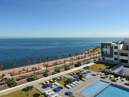 Hôtel Mercure Rif Nador Отели рядом с достопримечательностью «Atalayoun Golf Resort»