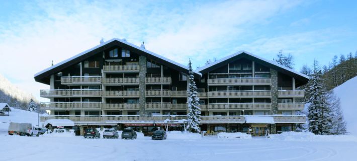 Dents Rousses B4 Hotels in Conthey