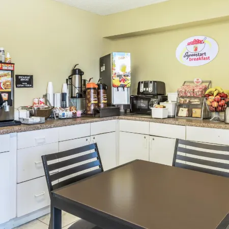 Super 8 by Wyndham Sulphur Lake Charles