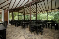 The Mastodon Valley Safari Resort Hotels in Udawalawa