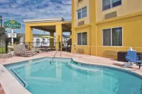 La Quinta Inn & Suites by Wyndham Helena - Pools