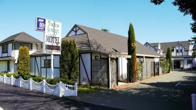 Tudor Lodge Motel Hotels in 