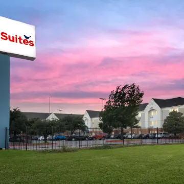 Sonesta Simply Suites Austin South Hotels near Franklin Park