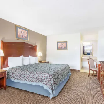 Days Inn by Wyndham Arlington Pentagon Hotels near Arlington House