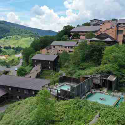 万座温泉 日進舘 Hotel Exterior