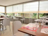 Campanile Saintes Hotel a Saint-Hilaire-de-Villefranche