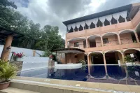 Dinah's Tourist Inn Hotels in 