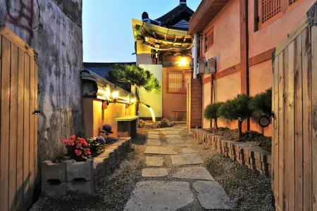 Jeonju Daraeheon Hanok Stay