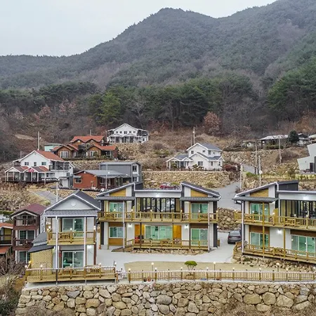 Gurye Seomjingangnaru Pension