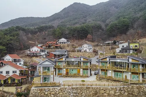 Gurye Seomjingangnaru Pension