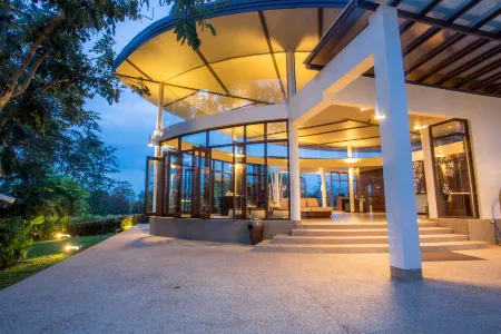 The Leaf on the Sands by Katathani Отели рядом с достопримечательностью «Као-Лак»