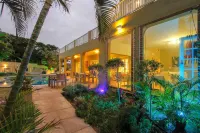 Caza Beach Guesthouse Hotels in La Lucia