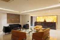 Hotel le Seasons Park Hotels in Greater Noida