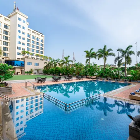 Express Inn the Business Luxury Hotel