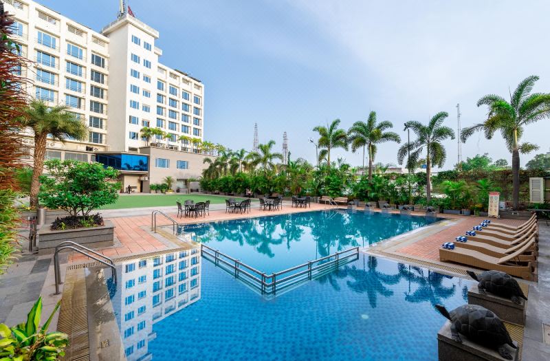 Express Inn the Business Luxury Hotel photo 4
