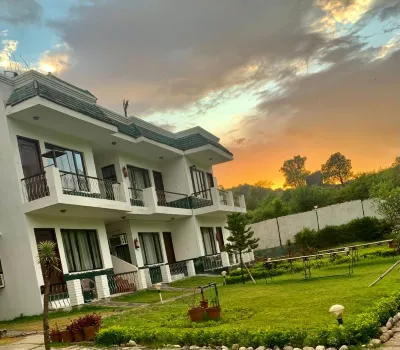 Van Durga Villas & Suites Hotels near Chenab Bridge