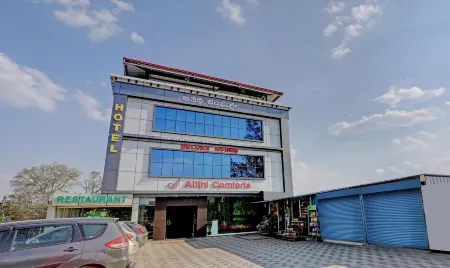 Treebo Atithi Comforts, 1 Km from Nisargadhama Forest