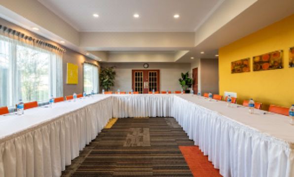 Best Western Auburndale Inn  Suites