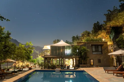 Atali Ganga Resort, Rishikesh فنادق في Tehri Garhwal