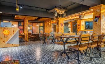The Golden Crown Hotel Banquet & Cafe