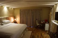 Cottages by the Creek.