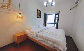 Shiqishe Homestay (Liangtan Road)