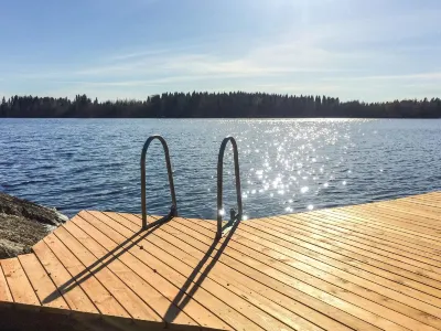 Hilla Hotels near Pirkanpohja Art Center