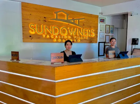 Sundowners Vacation Villas Bolinao