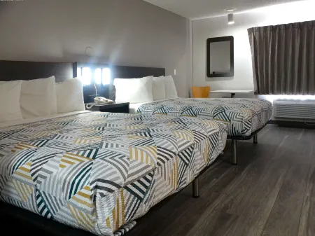 Motel 6 Winslow, AZ Отели рядом с достопримечательностью «Take It Easy Statue»