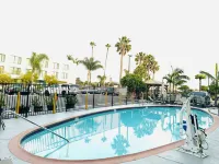 聖迭戈機場華美達酒店 鄰近日落崖公園（Sunset Cliffs）的酒店