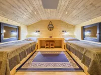 Luxe Timber Lodge & Relaxing Bath” - parking