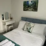 1Br-Sleeps3-Parking-Nearcitycentre-Shoppingcentre Hotels near Scott Arms Shopping Centre