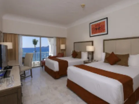 Tesoro Manzanillo All Inclusive โรงแรมในมานซานีโย