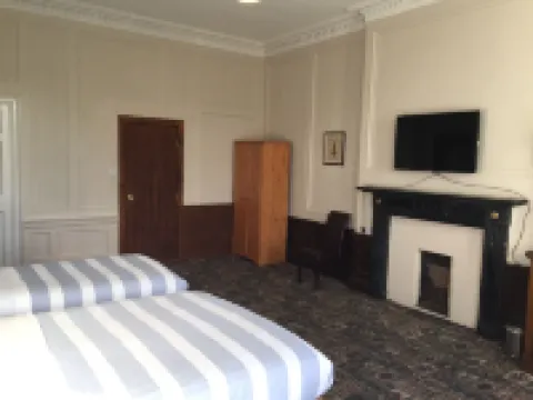 Adelphi Hotel