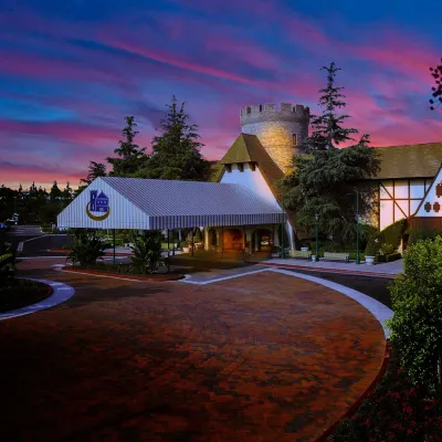 Anaheim Majestic Garden Hotel Hotels near Anaheim Packing District