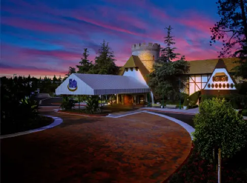 Anaheim Majestic Garden Hotel Hotels near Sleeping Beauty Castle Walkthrough