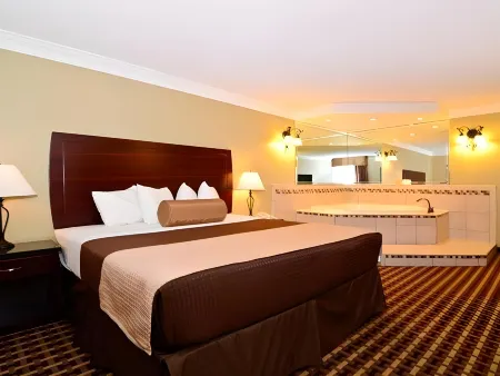 Days Inn & Suites by Wyndham Johnson City