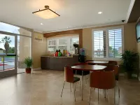 Harbor Inn & Suites