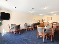 Days Inn by Wyndham Hannibal Hotels in Mason Township