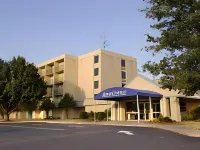 Howard Johnson by Wyndham Lexington Hotels near Devils Backbone Brewing Company - Outpost Tap Room & Kitchen